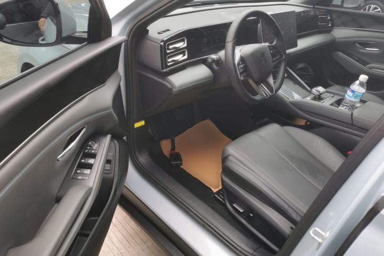 Used BYD Qin L 2024 DM-i 80KM Beyond Model Driver Seat