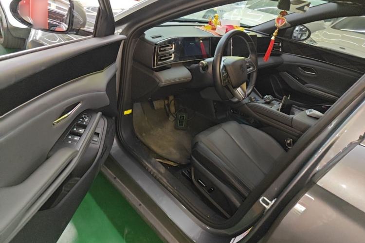 Used BYD Qin L 2024 DM-i 120KM Leading Model Driver Seat