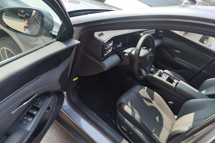 Used BYD Qin L 2024 DM-i 120KM Leading Model Driver Seat