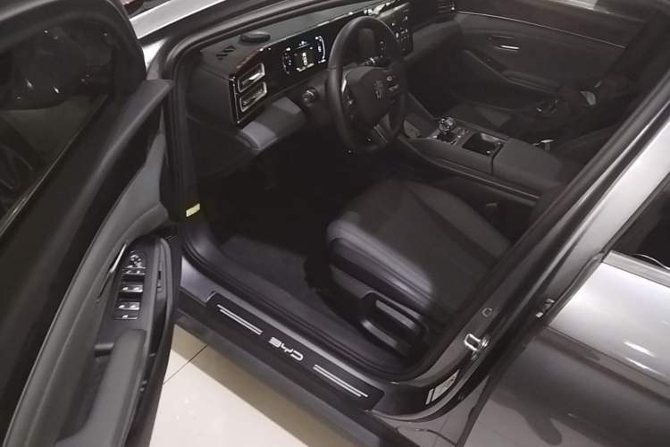 Used BYD Qin L 2024 DM-i 80KM Leading Model Driver Seat