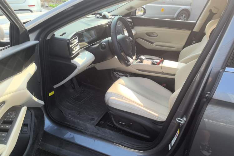 Used BYD Qin L 2024 DM-i 80KM Beyond Model Driver Seat