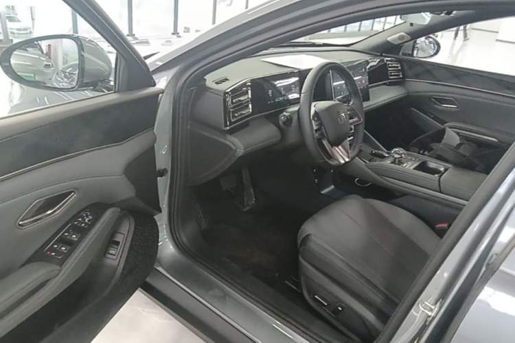 Used BYD Qin L 2024 DM-i 80KM Beyond Model Driver Seat