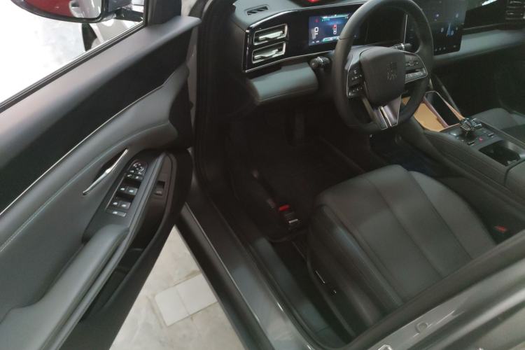 Used BYD Qin L 2024 DM-i 120KM Leading Model Driver Seat
