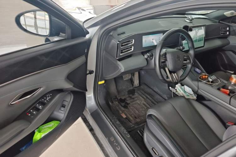 Used BYD Qin L 2024 DM-i 120KM Beyond Model Driver Seat