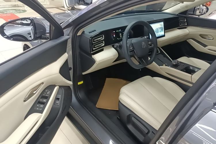 Used BYD Qin L 2024 DM-i 80KM Leading Model Driver Seat
