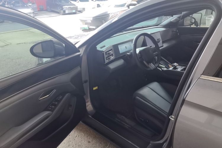 Used BYD Qin L 2024 DM-i 80KM Beyond Model Driver Seat
