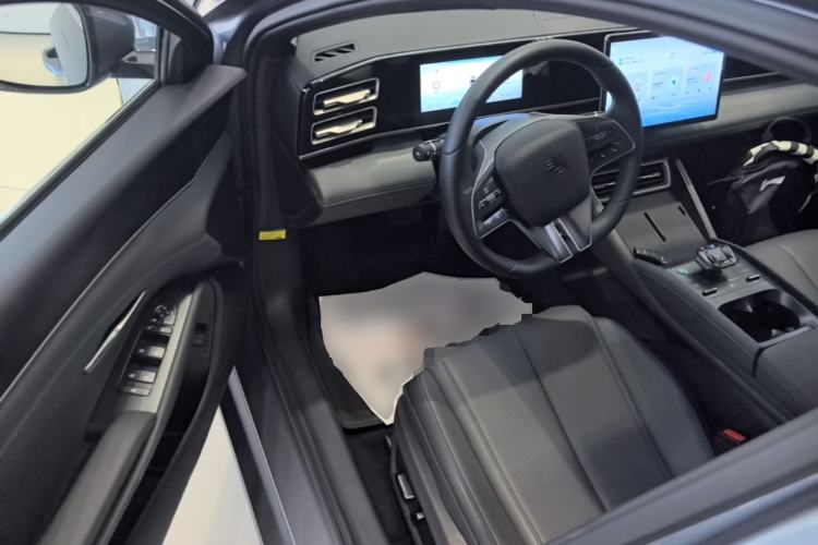 Used BYD Qin L 2024 DM-i 80KM Beyond Model Driver Seat