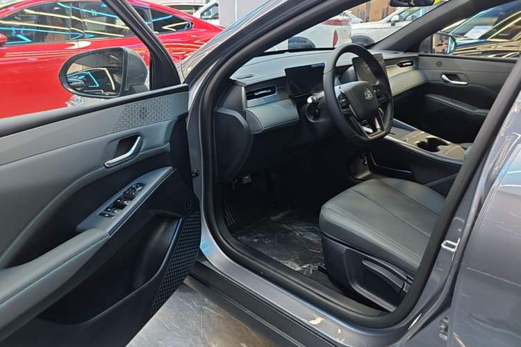 Used BYD Qin L 2024 DM-i 80KM Leading Model Driver Seat