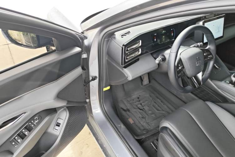 Used BYD Qin L 2024 DM-i 80KM Leading Model Driver Seat