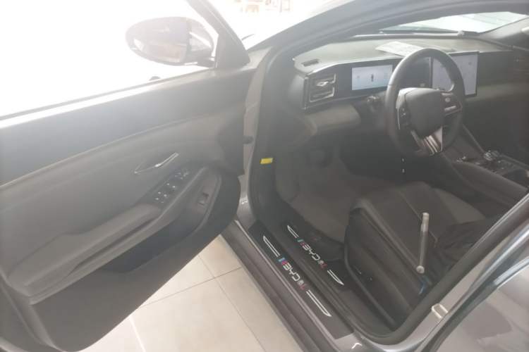 Used BYD Qin L 2024 DM-i 80KM Beyond Model Driver Seat