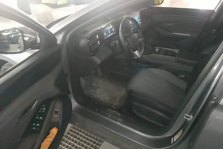 Used BYD Qin L 2024 DM-i 120KM Leading Model Driver Seat