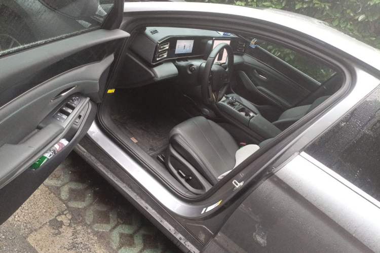Used BYD Qin L 2024 DM-i 120KM Beyond Model Driver Seat