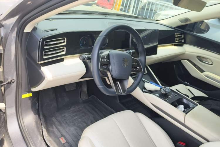Used BYD Qin L 2024 DM-i 80KM Beyond Model Driver Seat