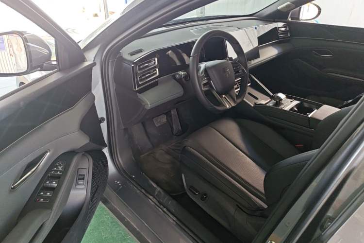Used BYD Qin L 2024 DM-i 80KM Beyond Model Driver Seat