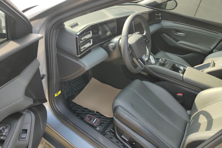 Used BYD Qin L 2024 DM-i 120KM Leading Model Driver Seat
