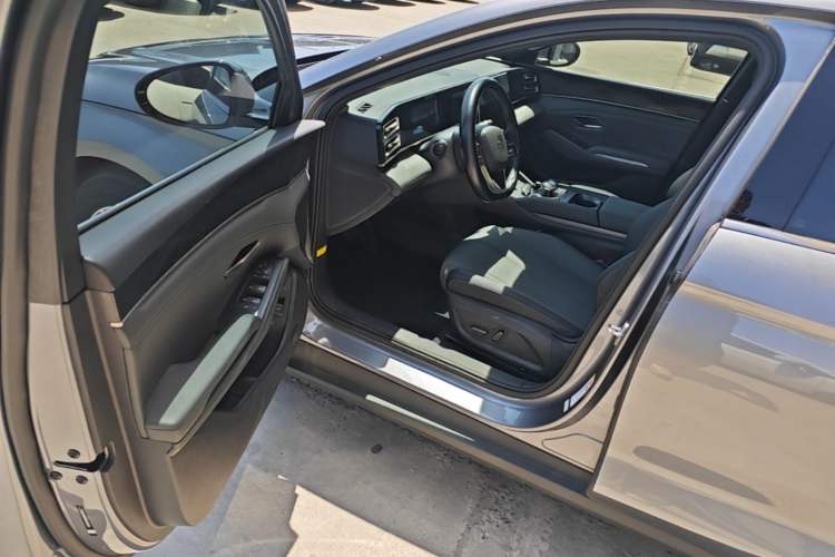 Used BYD Qin L 2024 DM-i 120KM Leading Model Driver Seat