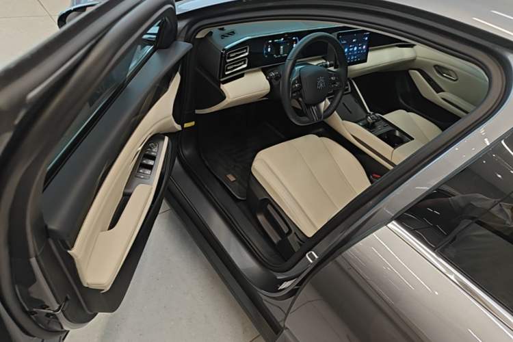 Used BYD Qin L 2024 DM-i 80KM Leading Model Driver Seat