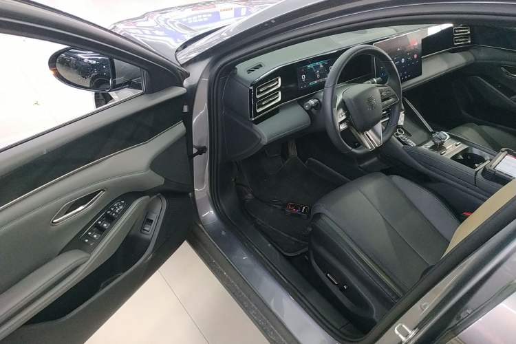 Used BYD Qin L 2024 DM-i 120KM Beyond Model Driver Seat