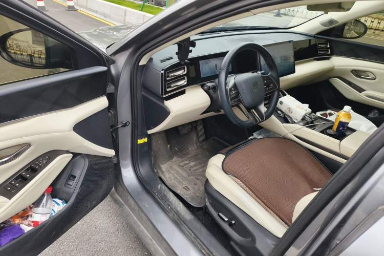 Used BYD Qin L 2024 DM-i 120KM Beyond Model Driver Seat