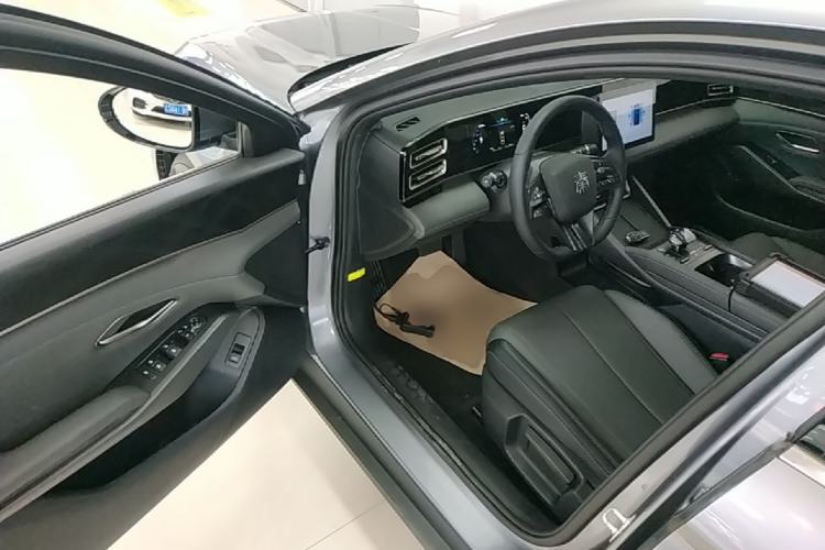 Used BYD Qin L 2024 DM-i 80KM Leading Model Driver Seat