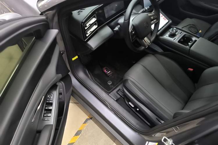 Used BYD Qin L 2024 DM-i 120KM Leading Model Driver Seat