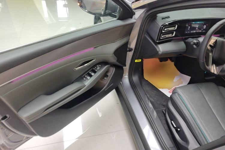 Used BYD Qin L 2024 DM-i 120KM Excellence Model Driver Seat
