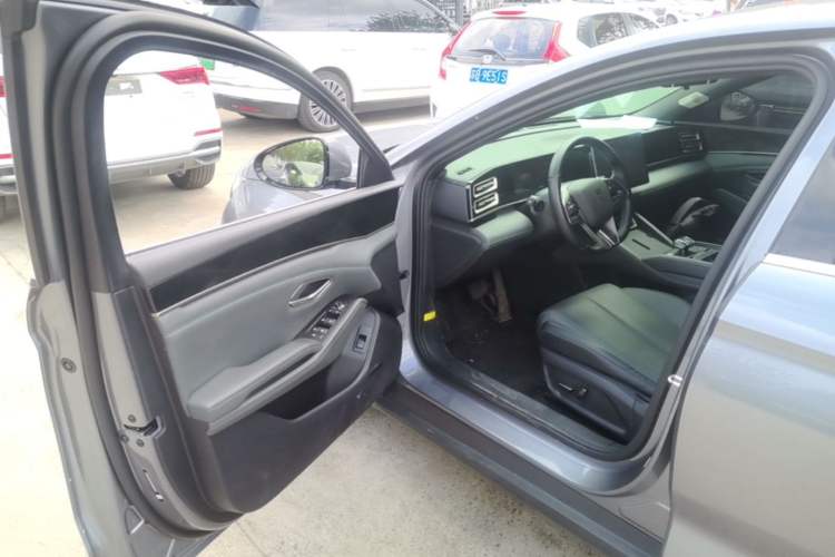 Used BYD Qin L 2024 DM-i 120KM Leading Model Driver Seat