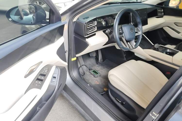 Used BYD Qin L 2024 DM-i 120KM Beyond Model Driver Seat