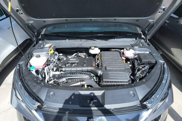 Used BYD Qin L 2024 DM-i 80KM Beyond Model Engine Bay