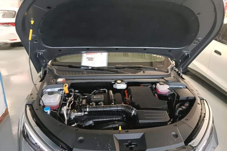 Used BYD Qin L 2024 DM-i 80KM Leading Model Engine Bay