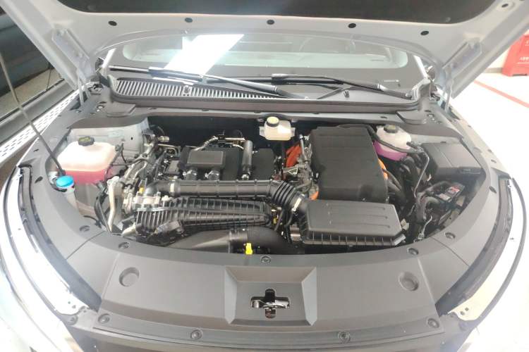 Used BYD Qin L 2024 DM-i 120KM Leading Model Engine Bay