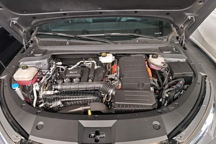 Used BYD Qin L 2024 DM-i 120KM Leading Model Engine Bay