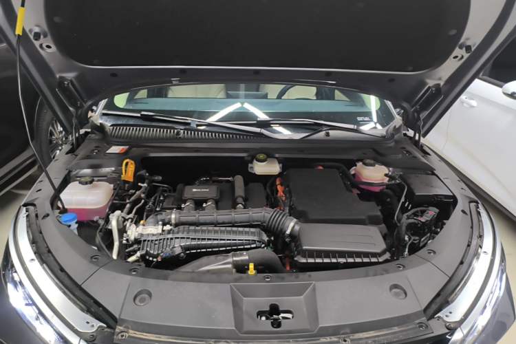 Used BYD Qin L 2024 DM-i 80KM Leading Model Engine Bay