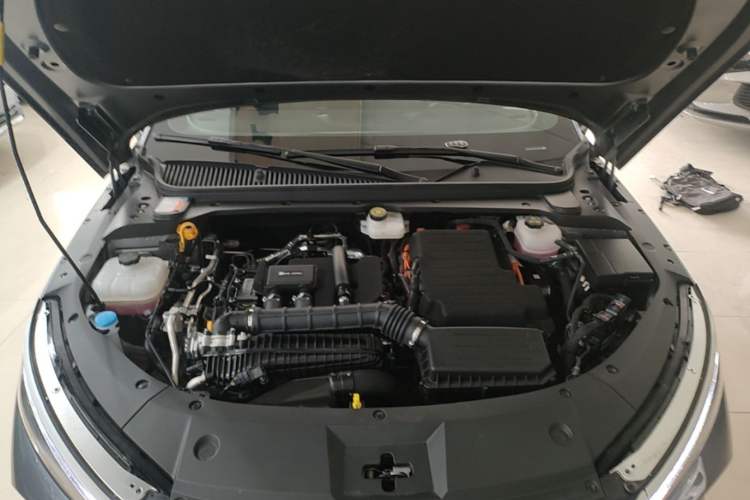Used BYD Qin L 2024 DM-i 80KM Beyond Model Engine Bay