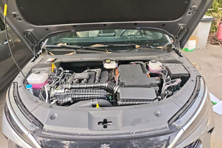 Used BYD Qin L 2024 DM-i 80KM Leading Model Engine Bay