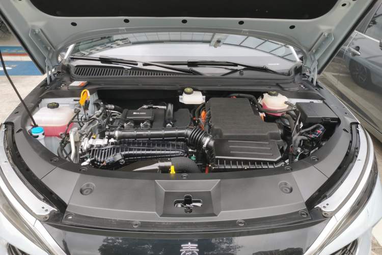 Used BYD Qin L 2024 DM-i 80KM Beyond Model Engine Bay