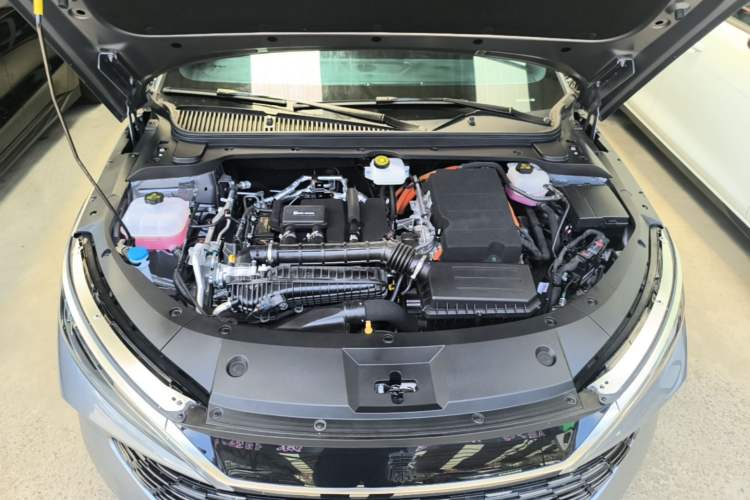 Used BYD Qin L 2024 DM-i 120KM Leading Model Engine Bay