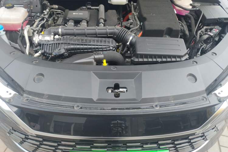 Used BYD Qin L 2024 DM-i 120KM Leading Model Engine Bay