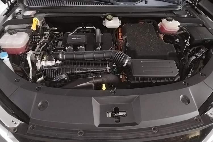 Used BYD Qin L 2024 DM-i 80KM Leading Model Engine Bay