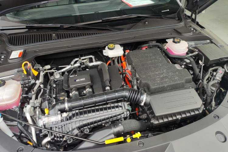 Used BYD Qin L 2024 DM-i 80KM Leading Model Engine Bay
