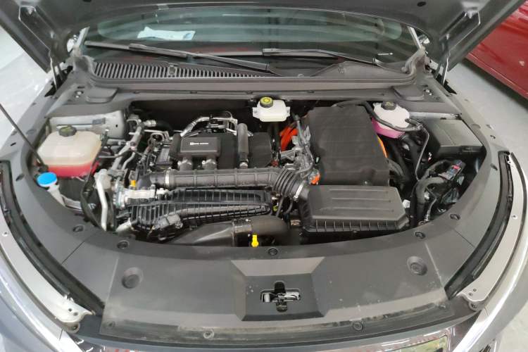 Used BYD Qin L 2024 DM-i 120KM Leading Model Engine Bay