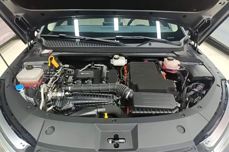 Used BYD Qin L 2024 DM-i 80KM Leading Model Engine Bay