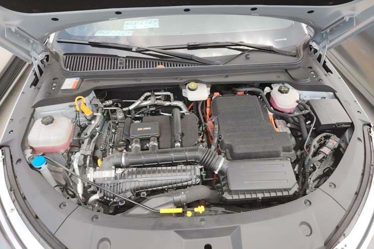 Used BYD Qin L 2024 DM-i 80KM Leading Model Engine Bay