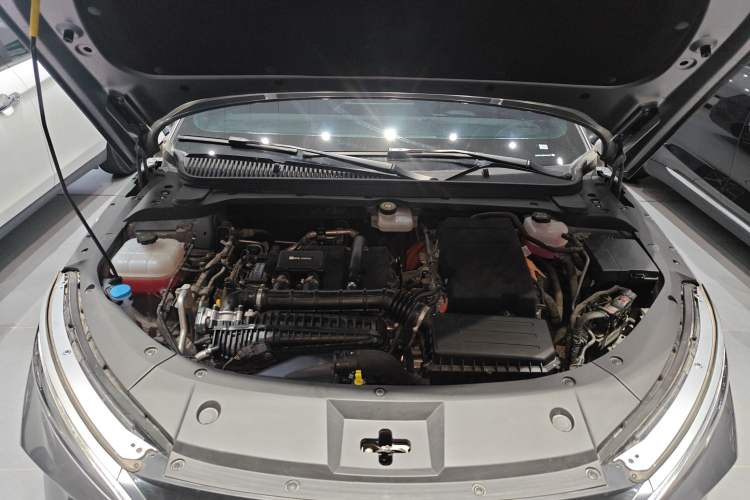 Used BYD Qin L 2024 DM-i 120KM Leading Model Engine Bay