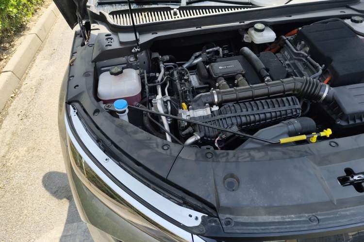 Used BYD Qin L 2024 DM-i 120KM Excellence Model Engine Bay Right