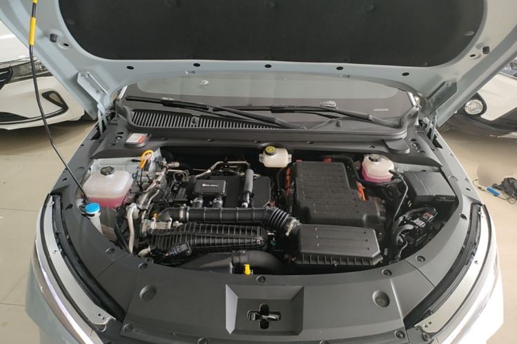 Used BYD Qin L 2024 DM-i 80KM Leading Model Engine Bay