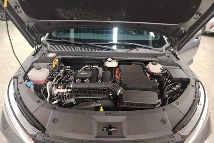 Used BYD Qin L 2024 DM-i 80KM Beyond Model Engine Bay