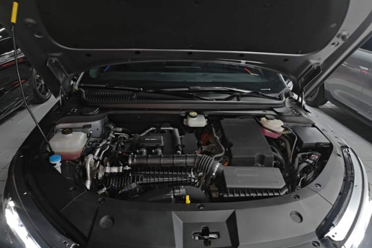 Used BYD Qin L 2024 DM-i 120KM Leading Model Engine Bay