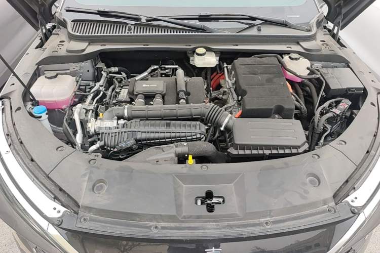 Used BYD Qin L 2024 DM-i 120KM Excellence Model Engine Bay