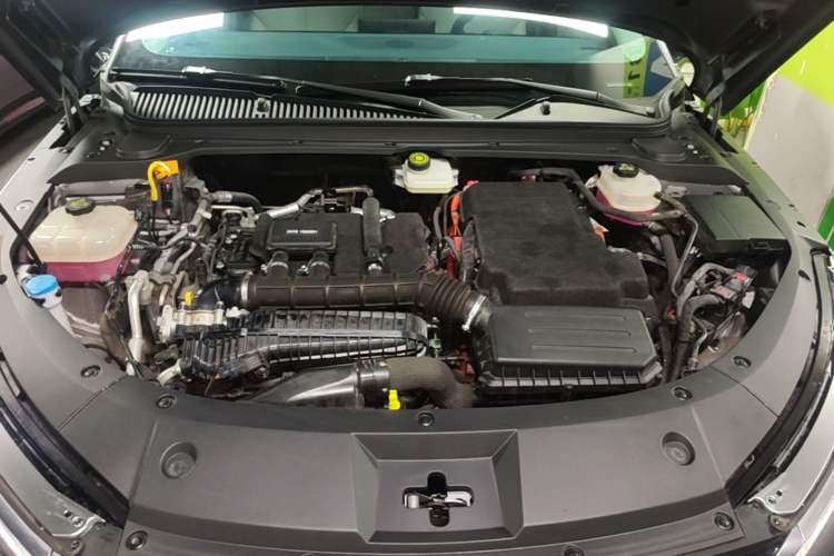 Used BYD Qin L 2024 DM-i 80KM Leading Model Engine Bay